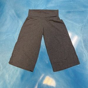 Yoga pants xs Merona gray so comfortable capri.